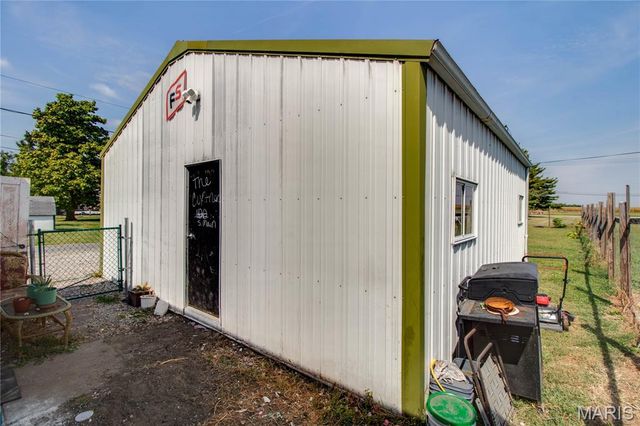 1120 S Main Street, Carrollton, IL 62016