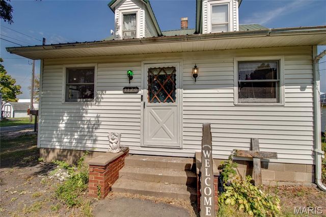 1120 S Main Street, Carrollton, IL 62016