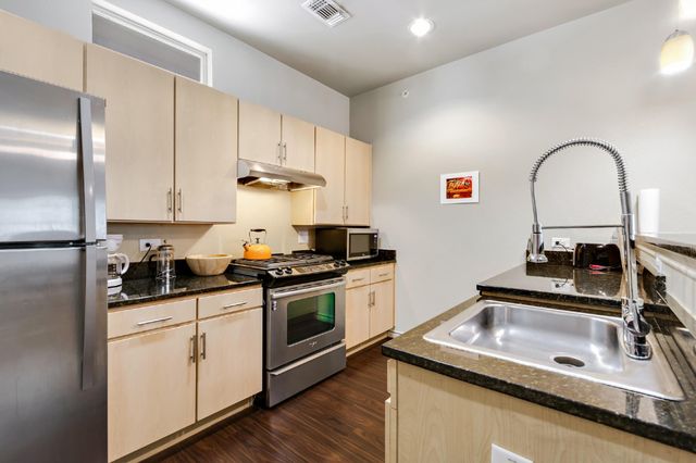 2606 Wilson ST 301, Austin, TX 78704