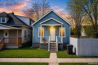 2415 McLean Street, Detroit, MI 48212