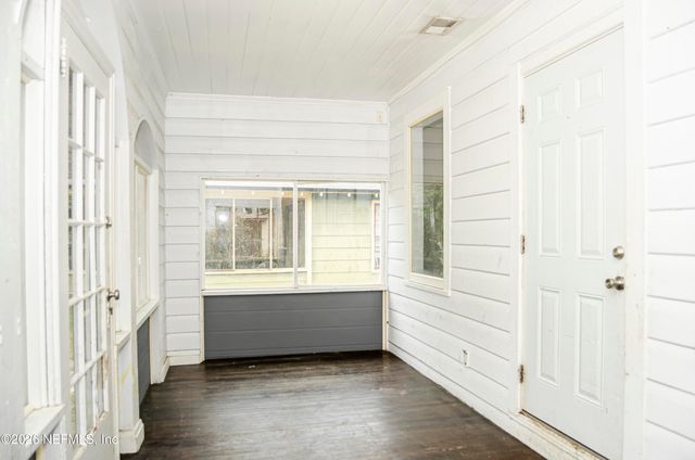 525 66TH Street, Jacksonville, FL 32208