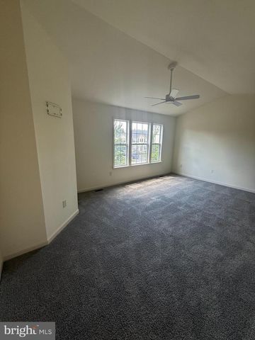 9905 KURTYKA CIR, Hagerstown, MD 21740