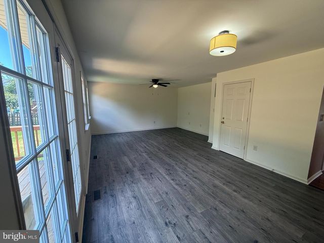 9905 KURTYKA CIR, Hagerstown, MD 21740