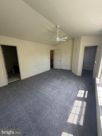 9905 KURTYKA CIR, Hagerstown, MD 21740