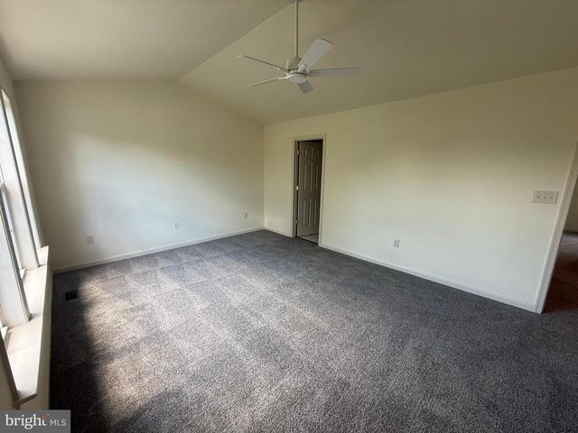 9905 KURTYKA CIR, Hagerstown, MD 21740