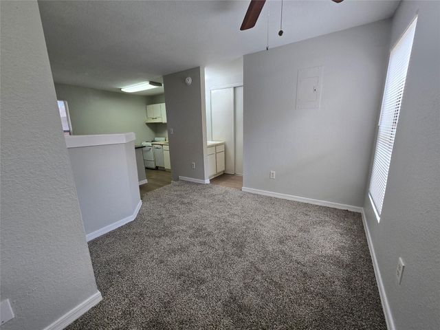513 South Park DR 201, Austin, TX 78704