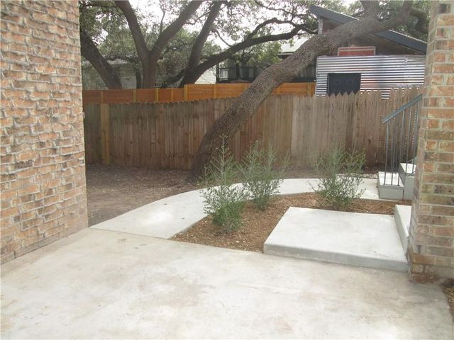 513 South Park DR 201, Austin, TX 78704
