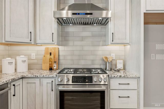 10093 W Mcmillan Rd, Boise, ID 83704