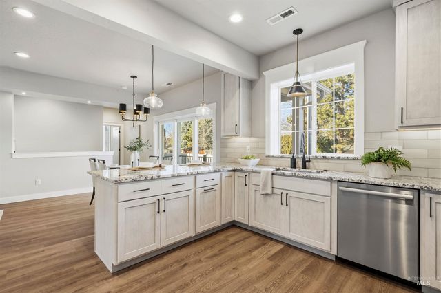 10093 W Mcmillan Rd, Boise, ID 83704