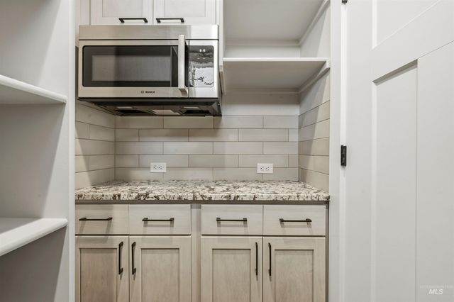 10093 W Mcmillan Rd, Boise, ID 83704