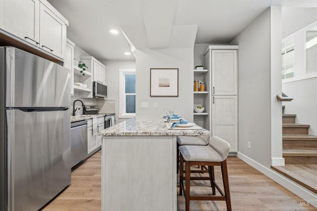 10093 W Mcmillan Rd, Boise, ID 83704