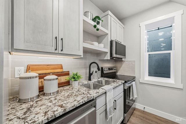 10093 W Mcmillan Rd, Boise, ID 83704