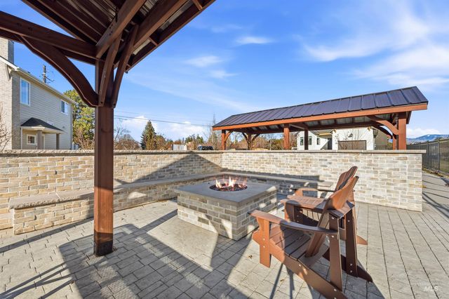 10093 W Mcmillan Rd, Boise, ID 83704