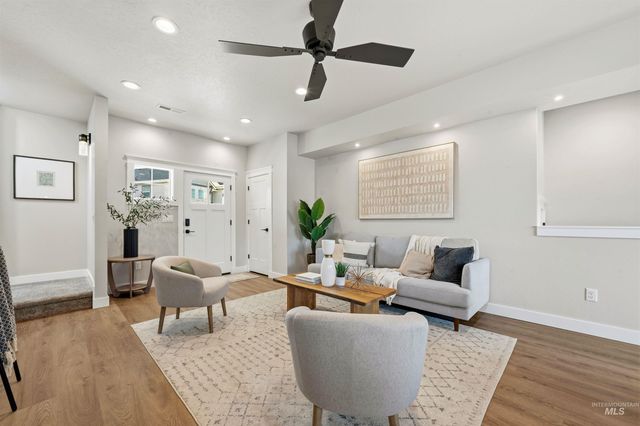 10093 W Mcmillan Rd, Boise, ID 83704