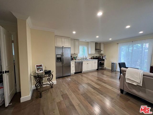 7412 Jamieson Avenue, Reseda, CA 91335