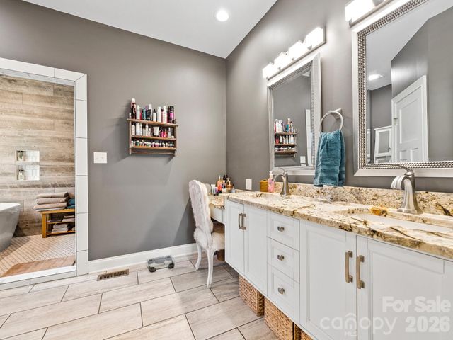 156 Dogwood Drive, Weaverville, NC 28787