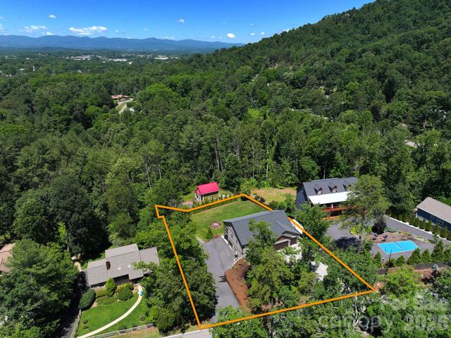 156 Dogwood Drive, Weaverville, NC 28787