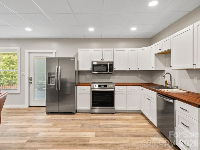 156 Dogwood Drive, Weaverville, NC 28787