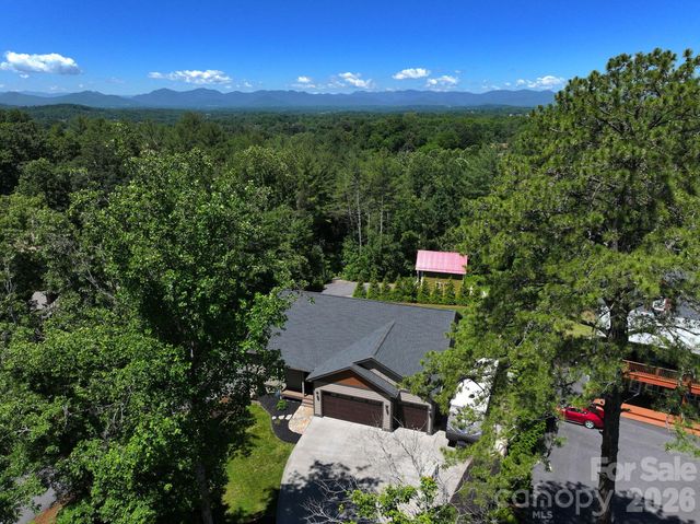 156 Dogwood Drive, Weaverville, NC 28787