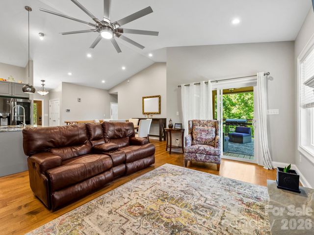 156 Dogwood Drive, Weaverville, NC 28787