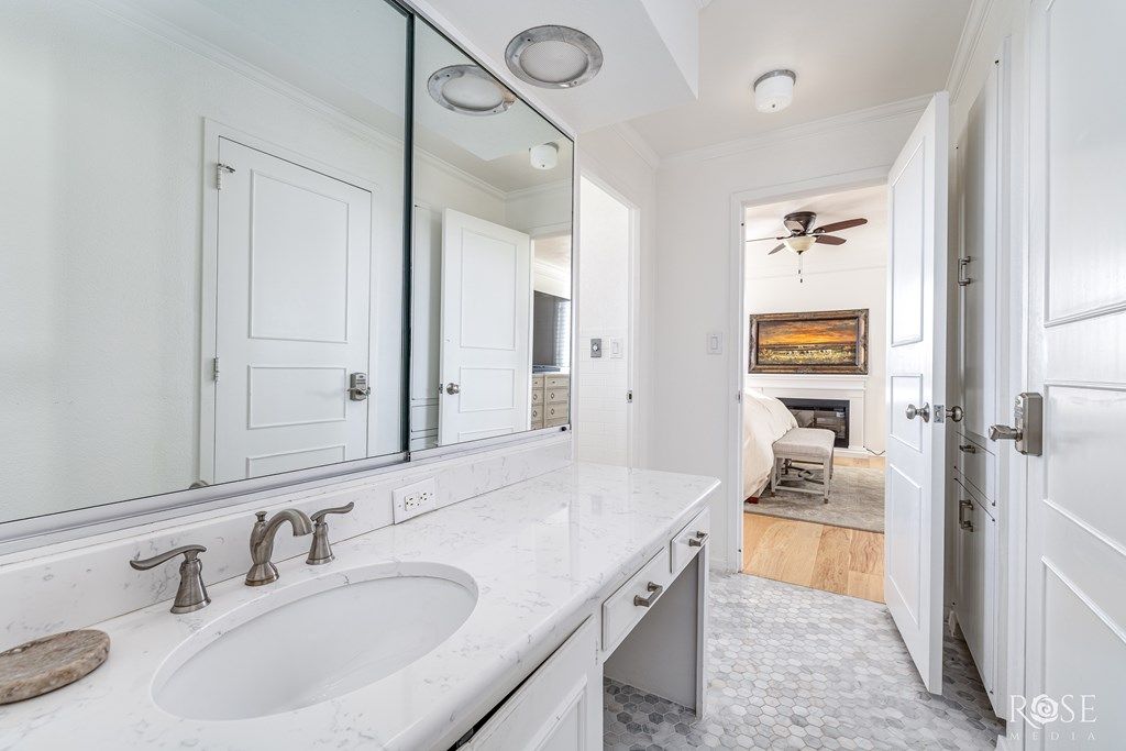 Image 14 of property listing at 800 W Ave D, San Angelo, TX 76901