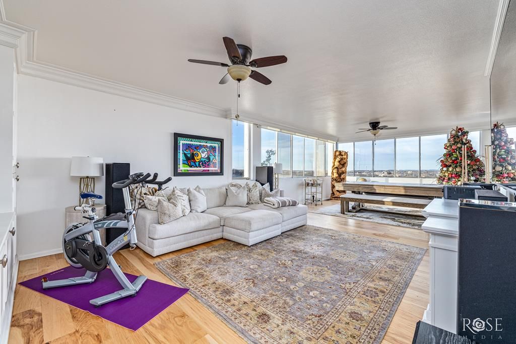 Image 7 of property listing at 800 W Ave D, San Angelo, TX 76901