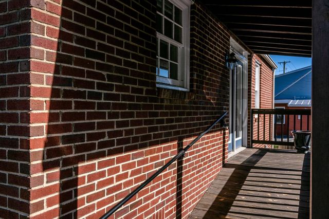 1110 CHURCHVILLE AVE, Staunton, VA 24401