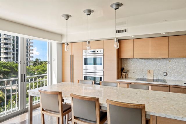 600 Grapetree Dr 6BS, Key Biscayne, FL 33149