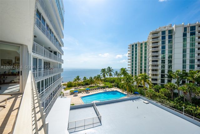 600 Grapetree Dr 6BS, Key Biscayne, FL 33149