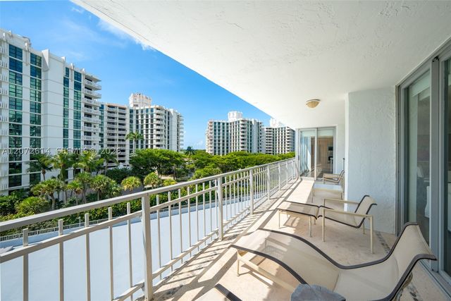 600 Grapetree Dr 6BS, Key Biscayne, FL 33149