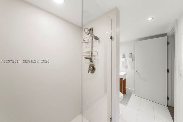 600 Grapetree Dr 6BS, Key Biscayne, FL 33149