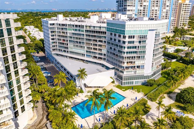 600 Grapetree Dr 6BS, Key Biscayne, FL 33149