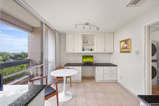 7887 Broadway Apt 302, San Antonio, TX 78209