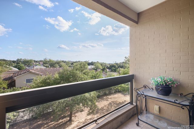 7887 Broadway Apt 302, San Antonio, TX 78209
