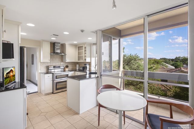7887 Broadway Apt 302, San Antonio, TX 78209