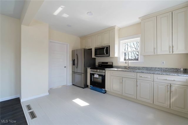 703 E Judson Avenue, Youngstown, OH 44502