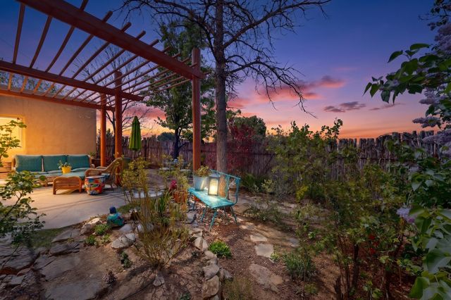 4120 Whispering Wing Road, Santa Fe, NM 87507