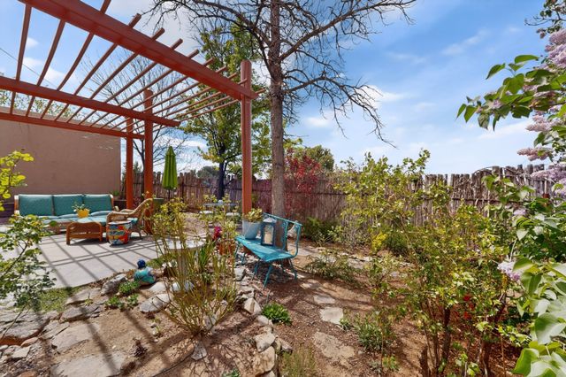 4120 Whispering Wing Road, Santa Fe, NM 87507