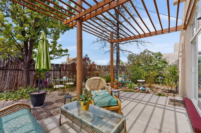 4120 Whispering Wing Road, Santa Fe, NM 87507