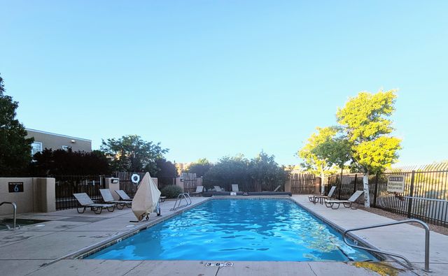 4120 Whispering Wing Road, Santa Fe, NM 87507