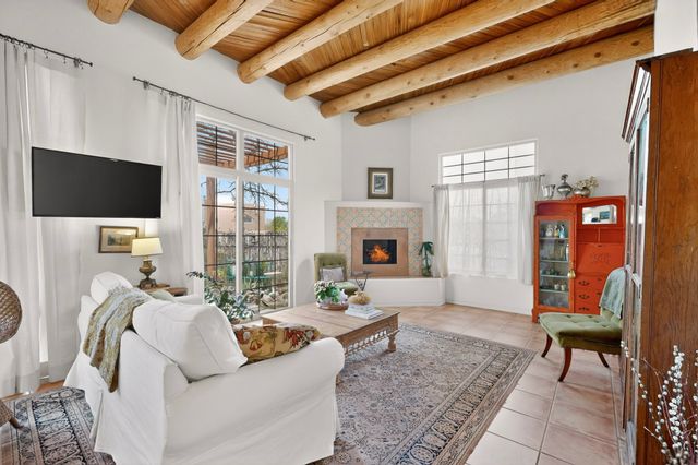 4120 Whispering Wing Road, Santa Fe, NM 87507