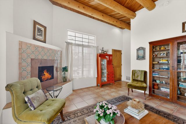 4120 Whispering Wing Road, Santa Fe, NM 87507