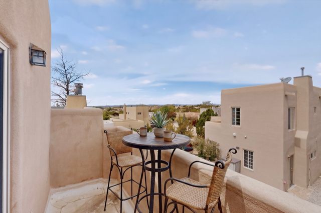 4120 Whispering Wing Road, Santa Fe, NM 87507