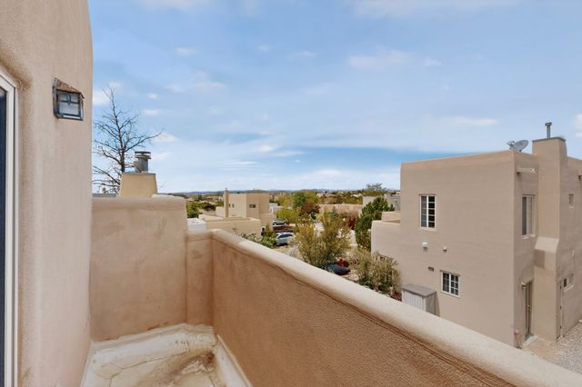 4120 Whispering Wing Road, Santa Fe, NM 87507