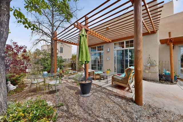 4120 Whispering Wing Road, Santa Fe, NM 87507