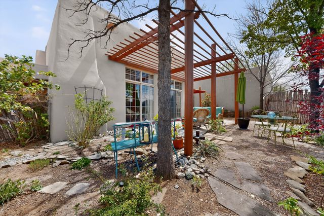 4120 Whispering Wing Road, Santa Fe, NM 87507