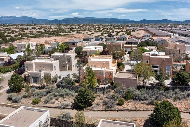 4120 Whispering Wing Road, Santa Fe, NM 87507