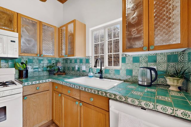 4120 Whispering Wing Road, Santa Fe, NM 87507