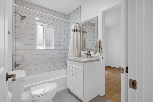 2117 14th St, Sacramento, CA 95818