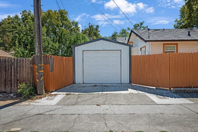2117 14th St, Sacramento, CA 95818